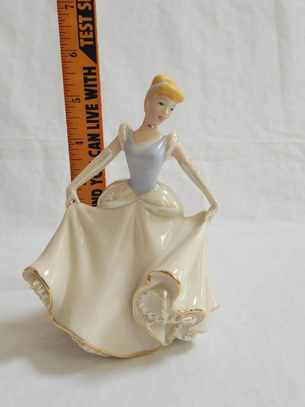 Lenox Disney Showcase Enchanted Dream Cinderella Figurine
